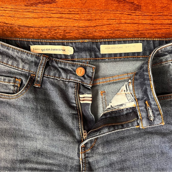 Pilcro High Rise Cropped flare size 25 - Picture 3 of 3